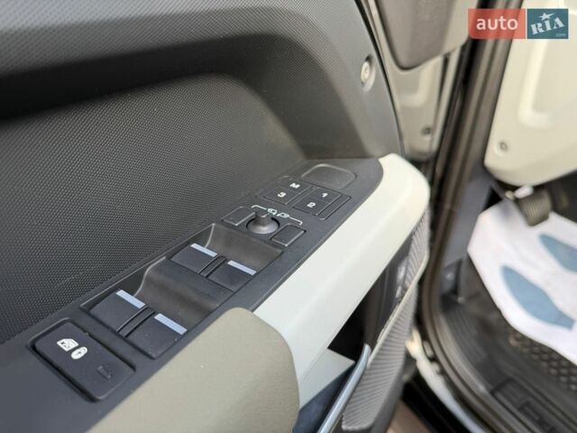 Черный Ленд Ровер Дефендер, объемом двигателя 3 л и пробегом 72 тыс. км за 75999 $, фото 118 на Automoto.ua