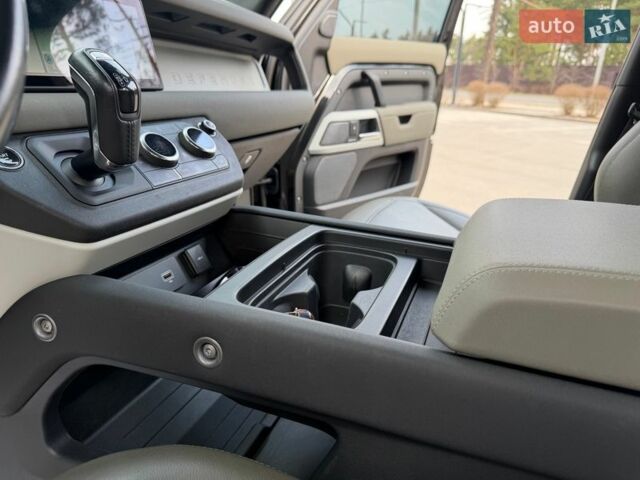 Черный Ленд Ровер Дефендер, объемом двигателя 3 л и пробегом 72 тыс. км за 75999 $, фото 124 на Automoto.ua