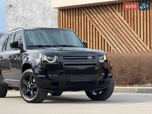 Черный Ленд Ровер Дефендер, объемом двигателя 3 л и пробегом 72 тыс. км за 75999 $, фото 3 на Automoto.ua