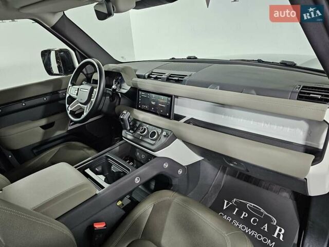 Черный Ленд Ровер Дефендер, объемом двигателя 3 л и пробегом 90 тыс. км за 72999 $, фото 16 на Automoto.ua