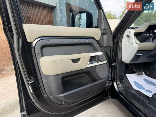 Черный Ленд Ровер Дефендер, объемом двигателя 3 л и пробегом 72 тыс. км за 75999 $, фото 116 на Automoto.ua