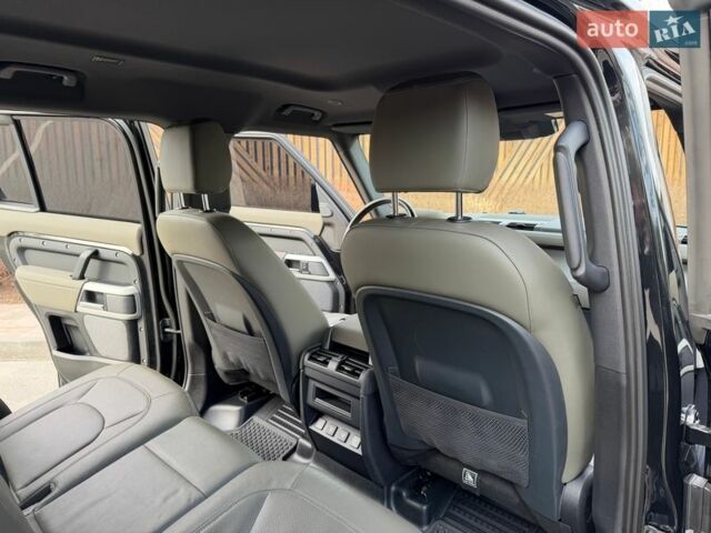 Черный Ленд Ровер Дефендер, объемом двигателя 3 л и пробегом 72 тыс. км за 75999 $, фото 108 на Automoto.ua