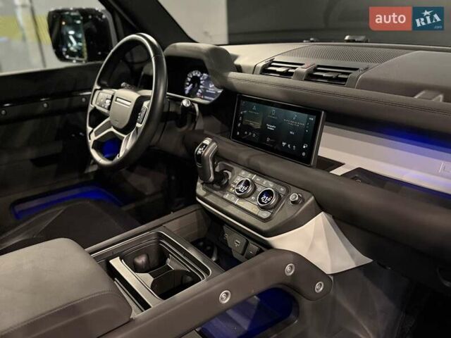 Черный Ленд Ровер Дефендер, объемом двигателя 3 л и пробегом 39 тыс. км за 82900 $, фото 24 на Automoto.ua