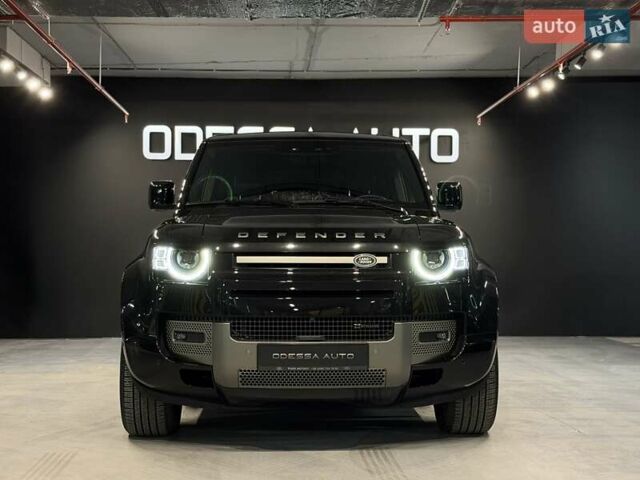 Черный Ленд Ровер Дефендер, объемом двигателя 3 л и пробегом 39 тыс. км за 82900 $, фото 2 на Automoto.ua