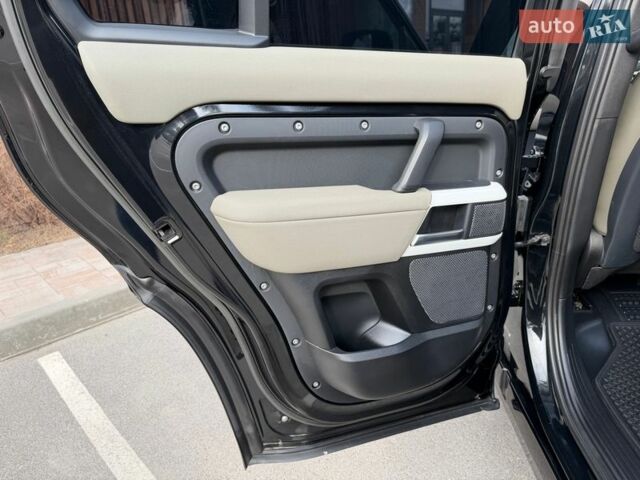 Черный Ленд Ровер Дефендер, объемом двигателя 3 л и пробегом 72 тыс. км за 75999 $, фото 127 на Automoto.ua