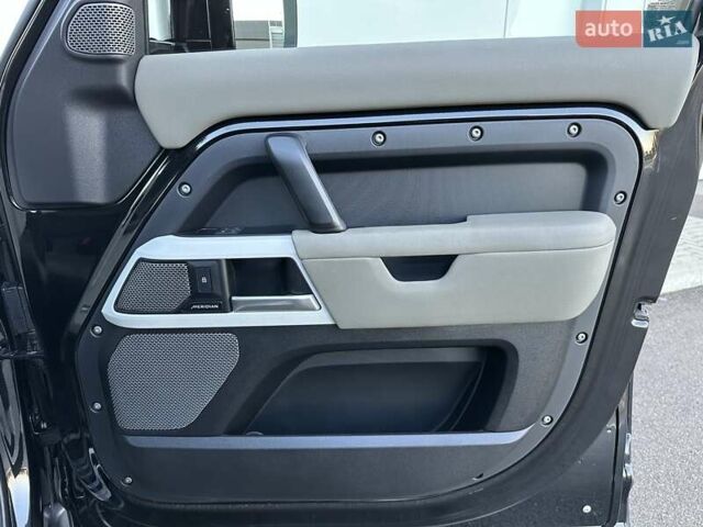 Ленд Ровер Дефендер 2022 в Киеве на Automoto.ua Черный Ленд Ровер Дефендер, объемом двигателя 3 л и пробегом 135 тыс. км за 70000 $, фото 29 на Automoto.ua