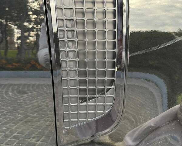 Черный Ленд Ровер Дефендер, объемом двигателя 3 л и пробегом 70 тыс. км за 75000 $, фото 17 на Automoto.ua