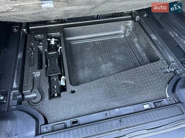 Ленд Ровер Дефендер 2022 в Киеве на Automoto.ua Черный Ленд Ровер Дефендер, объемом двигателя 3 л и пробегом 135 тыс. км за 70000 $, фото 33 на Automoto.ua