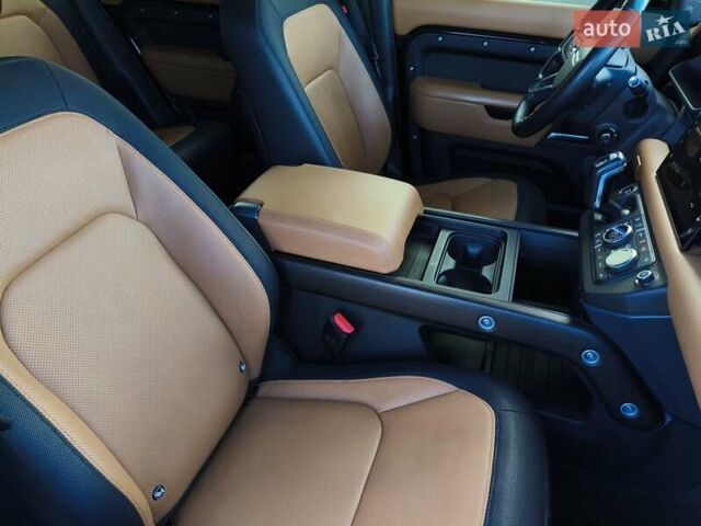 Черный Ленд Ровер Дефендер, объемом двигателя 3 л и пробегом 81 тыс. км за 85325 $, фото 20 на Automoto.ua