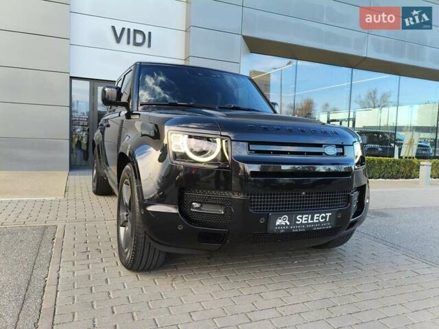 Черный Ленд Ровер Дефендер, объемом двигателя 3 л и пробегом 81 тыс. км за 85325 $, фото 4 на Automoto.ua