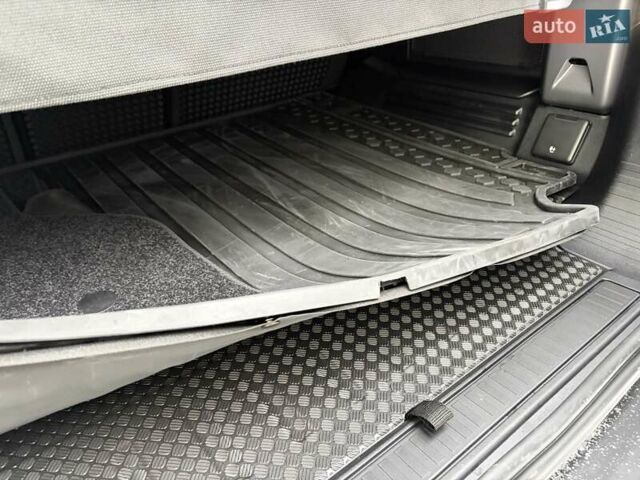 Черный Ленд Ровер Дефендер, объемом двигателя 3 л и пробегом 1 тыс. км за 125222 $, фото 13 на Automoto.ua