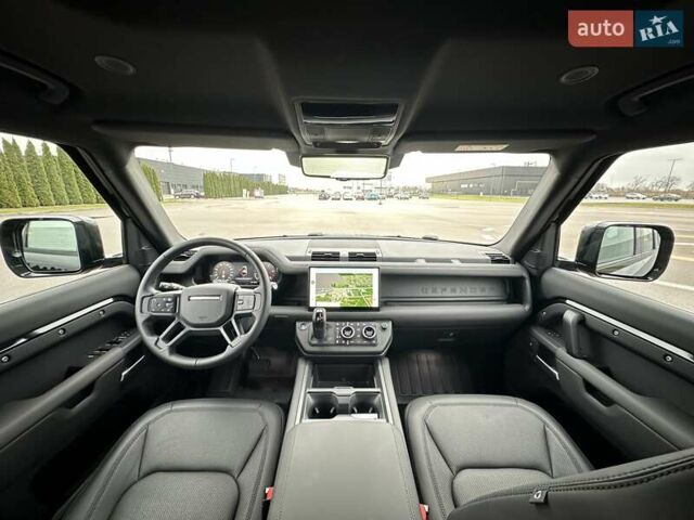 Чорний Ленд Ровер Дефендер, об'ємом двигуна 3 л та пробігом 14 тис. км за 112500 $, фото 23 на Automoto.ua