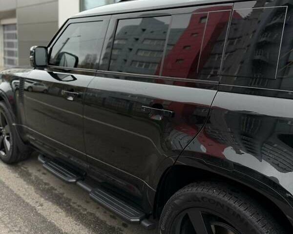 Чорний Ленд Ровер Дефендер, об'ємом двигуна 3 л та пробігом 18 тис. км за 109000 $, фото 19 на Automoto.ua