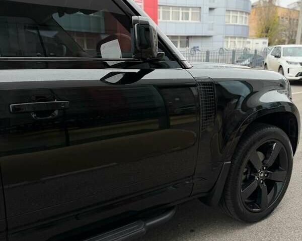 Чорний Ленд Ровер Дефендер, об'ємом двигуна 3 л та пробігом 18 тис. км за 109000 $, фото 14 на Automoto.ua