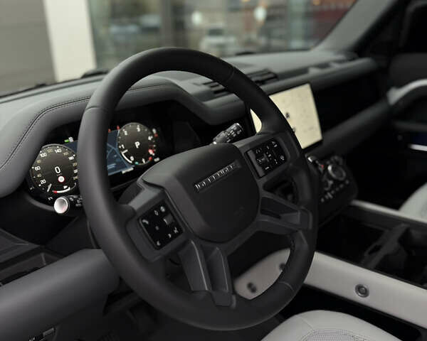 Чорний Ленд Ровер Дефендер, об'ємом двигуна 3 л та пробігом 18 тис. км за 109000 $, фото 22 на Automoto.ua