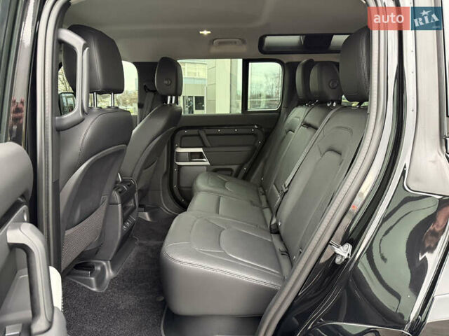 Черный Ленд Ровер Дефендер, объемом двигателя 3 л и пробегом 21 тыс. км за 87000 $, фото 24 на Automoto.ua