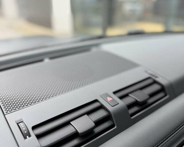 Черный Ленд Ровер Дефендер, объемом двигателя 3 л и пробегом 26 тыс. км за 97000 $, фото 34 на Automoto.ua