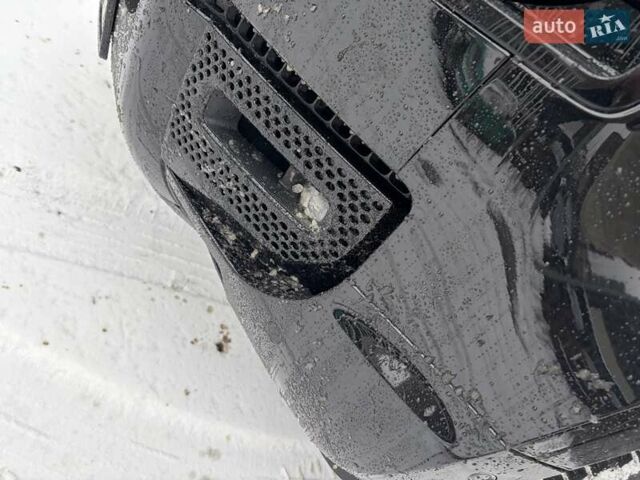 Черный Ленд Ровер Дефендер, объемом двигателя 3 л и пробегом 1 тыс. км за 125222 $, фото 4 на Automoto.ua