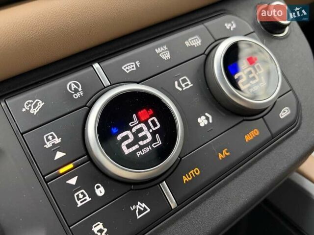 Черный Ленд Ровер Дефендер, объемом двигателя 3 л и пробегом 1 тыс. км за 125222 $, фото 56 на Automoto.ua