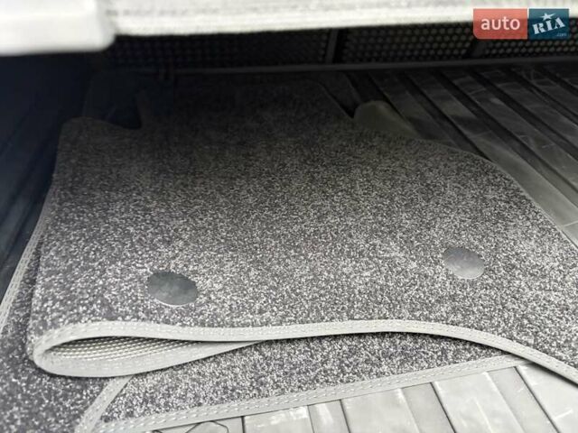 Черный Ленд Ровер Дефендер, объемом двигателя 3 л и пробегом 1 тыс. км за 125222 $, фото 12 на Automoto.ua