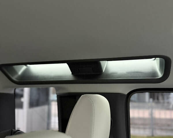 Черный Ленд Ровер Дефендер, объемом двигателя 3 л и пробегом 26 тыс. км за 97000 $, фото 41 на Automoto.ua