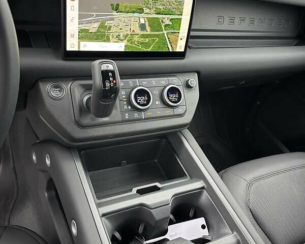 Чорний Ленд Ровер Дефендер, об'ємом двигуна 3 л та пробігом 14 тис. км за 112500 $, фото 17 на Automoto.ua