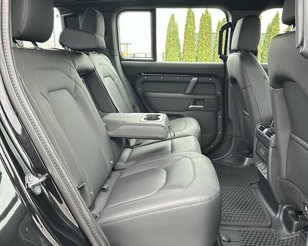 Чорний Ленд Ровер Дефендер, об'ємом двигуна 3 л та пробігом 14 тис. км за 112500 $, фото 26 на Automoto.ua