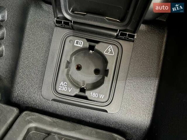 Черный Ленд Ровер Дефендер, объемом двигателя 3 л и пробегом 1 тыс. км за 125222 $, фото 7 на Automoto.ua