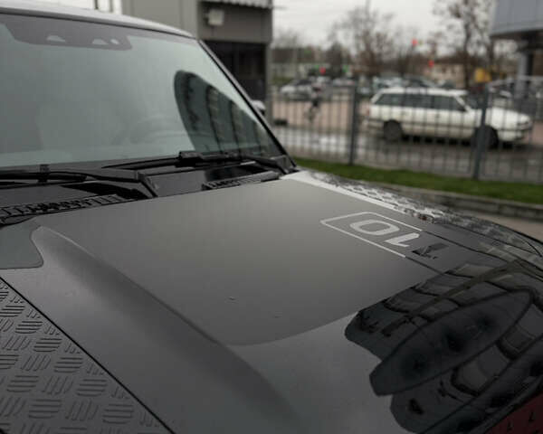 Черный Ленд Ровер Дефендер, объемом двигателя 3 л и пробегом 26 тыс. км за 97000 $, фото 11 на Automoto.ua