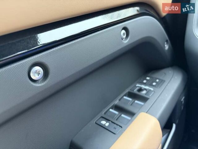 Черный Ленд Ровер Дефендер, объемом двигателя 3 л и пробегом 1 тыс. км за 125222 $, фото 47 на Automoto.ua