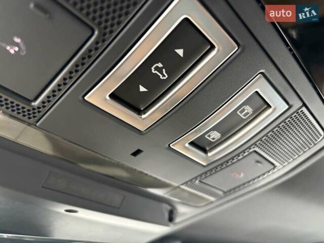 Черный Ленд Ровер Дефендер, объемом двигателя 3 л и пробегом 1 тыс. км за 125222 $, фото 50 на Automoto.ua