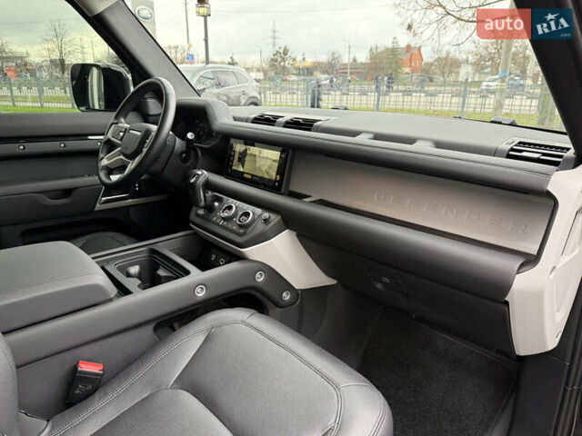 Черный Ленд Ровер Дефендер, объемом двигателя 3 л и пробегом 21 тыс. км за 87000 $, фото 32 на Automoto.ua