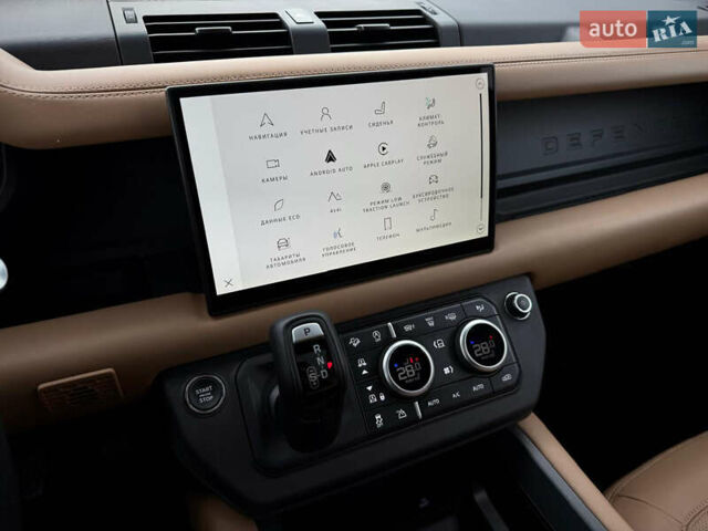 Черный Ленд Ровер Дефендер, объемом двигателя 3 л и пробегом 19 тыс. км за 135000 $, фото 56 на Automoto.ua