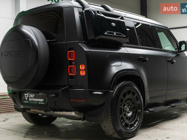 Чорний Ленд Ровер Дефендер, об'ємом двигуна 3 л та пробігом 23 тис. км за 135000 $, фото 15 на Automoto.ua