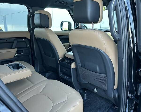 Чорний Ленд Ровер Дефендер, об'ємом двигуна 3 л та пробігом 17 тис. км за 117900 $, фото 25 на Automoto.ua