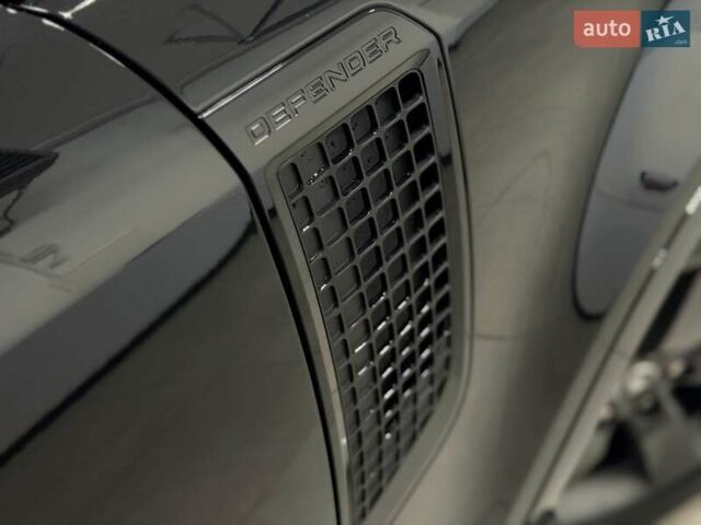 Чорний Ленд Ровер Дефендер, об'ємом двигуна 3 л та пробігом 7 тис. км за 102500 $, фото 10 на Automoto.ua