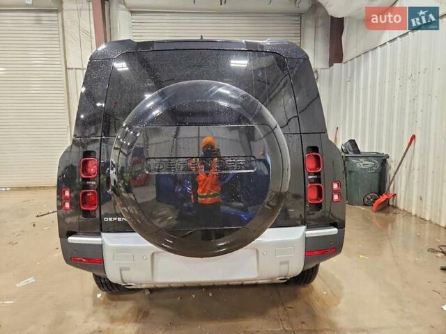 Чорний Ленд Ровер Дефендер, об'ємом двигуна 2 л та пробігом 4 тис. км за 40000 $, фото 2 на Automoto.ua