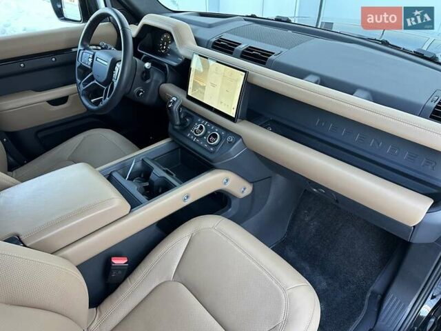 Чорний Ленд Ровер Дефендер, об'ємом двигуна 3 л та пробігом 17 тис. км за 117900 $, фото 28 на Automoto.ua