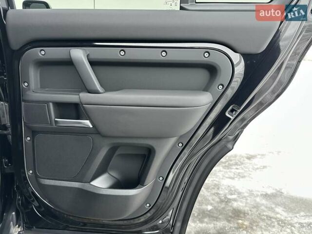 Черный Ленд Ровер Дефендер, объемом двигателя 3 л и пробегом 11 тыс. км за 86500 $, фото 26 на Automoto.ua
