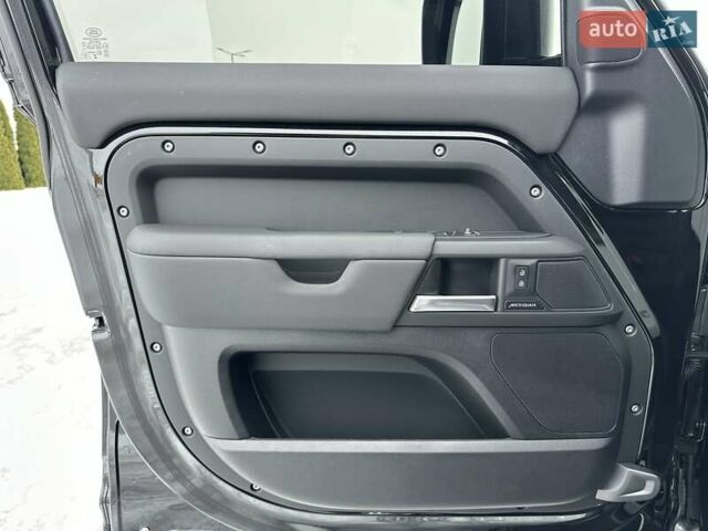 Черный Ленд Ровер Дефендер, объемом двигателя 3 л и пробегом 11 тыс. км за 86500 $, фото 11 на Automoto.ua