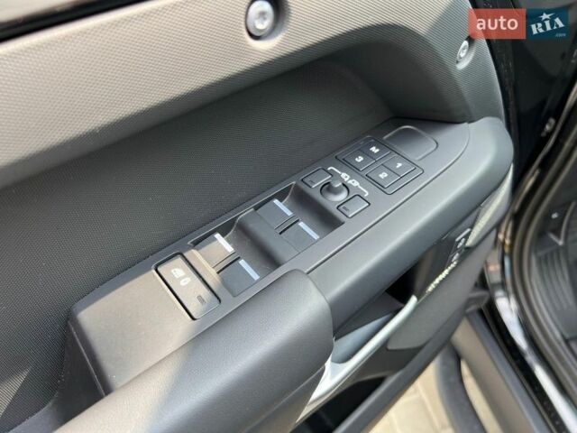 Черный Ленд Ровер Дефендер, объемом двигателя 3 л и пробегом 33 тыс. км за 112900 $, фото 11 на Automoto.ua