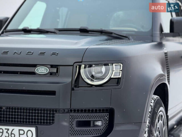 Черный Ленд Ровер Дефендер, объемом двигателя 3 л и пробегом 19 тыс. км за 135000 $, фото 22 на Automoto.ua