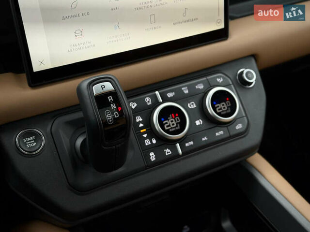 Черный Ленд Ровер Дефендер, объемом двигателя 3 л и пробегом 19 тыс. км за 135000 $, фото 54 на Automoto.ua