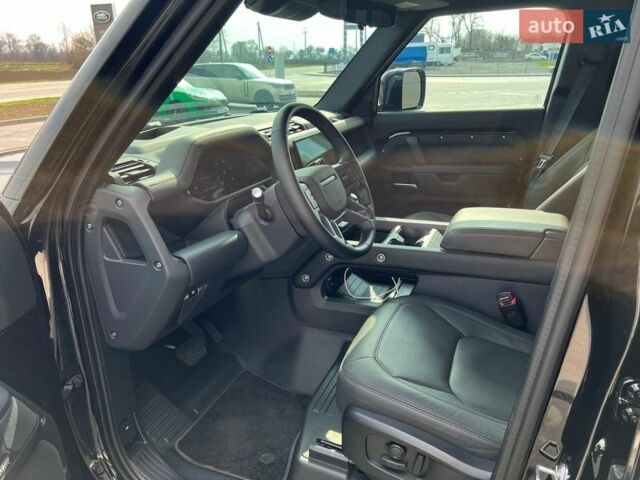 Черный Ленд Ровер Дефендер, объемом двигателя 3 л и пробегом 33 тыс. км за 112900 $, фото 8 на Automoto.ua