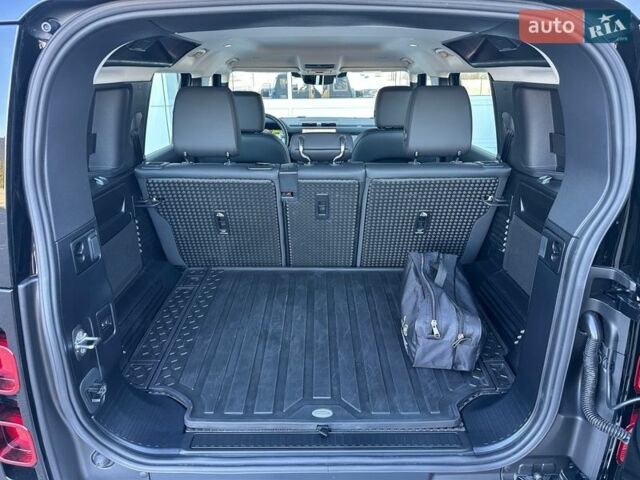 Чорний Ленд Ровер Дефендер, об'ємом двигуна 3 л та пробігом 7 тис. км за 86900 $, фото 31 на Automoto.ua