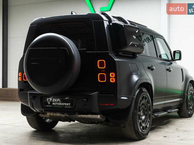 Чорний Ленд Ровер Дефендер, об'ємом двигуна 3 л та пробігом 23 тис. км за 135000 $, фото 20 на Automoto.ua