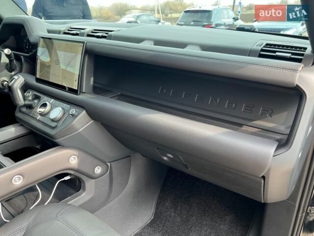 Черный Ленд Ровер Дефендер, объемом двигателя 3 л и пробегом 33 тыс. км за 112900 $, фото 25 на Automoto.ua