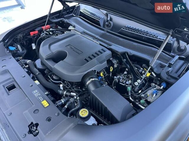 Чорний Ленд Ровер Дефендер, об'ємом двигуна 3 л та пробігом 17 тис. км за 117900 $, фото 34 на Automoto.ua