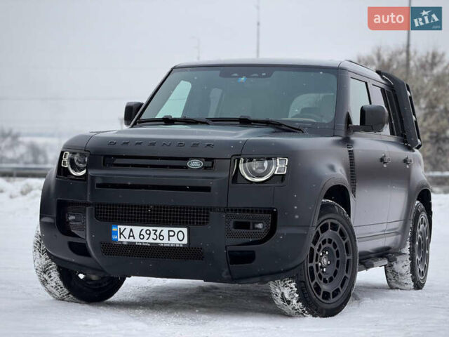 Черный Ленд Ровер Дефендер, объемом двигателя 3 л и пробегом 19 тыс. км за 135000 $, фото 1 на Automoto.ua