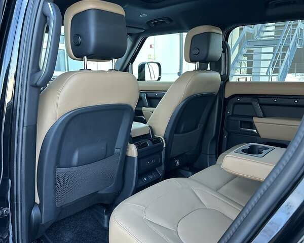 Чорний Ленд Ровер Дефендер, об'ємом двигуна 3 л та пробігом 17 тис. км за 117900 $, фото 18 на Automoto.ua